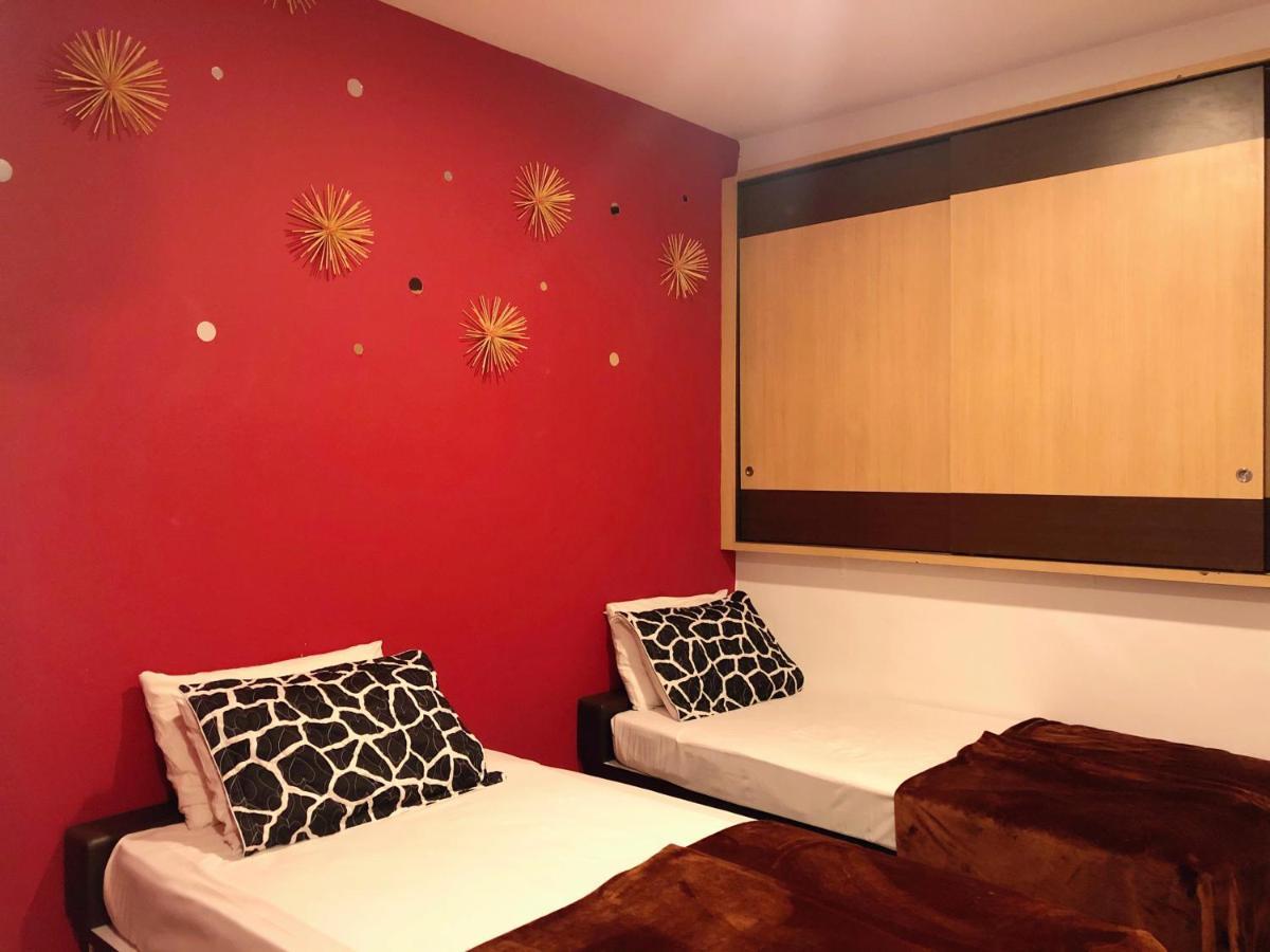Twin Redux Room