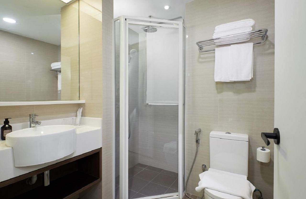 One-Bedroom Triple
