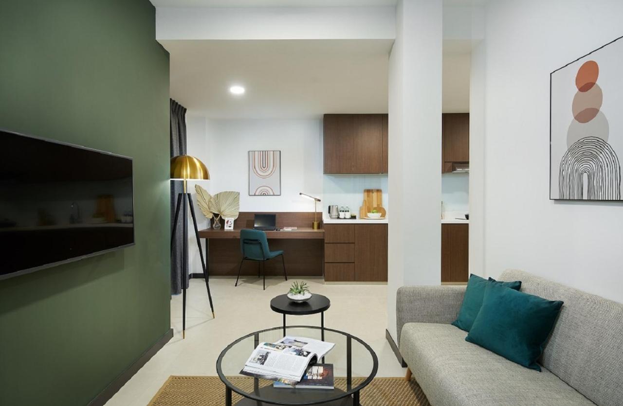 One-Bedroom Patio