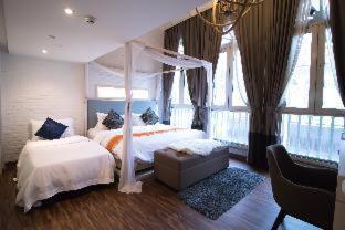 Explorer Suite Extra Bed