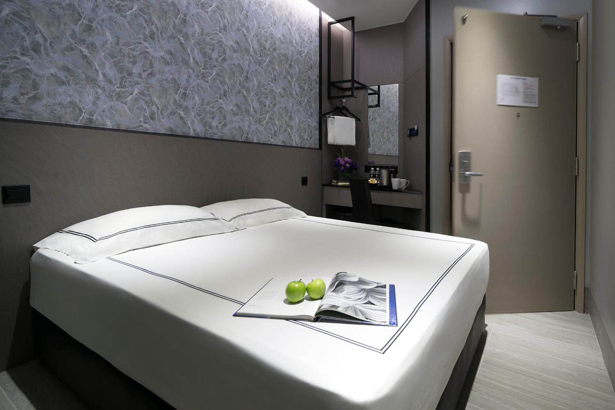 Standard Double Room (No Windows),1440930853:JPEG