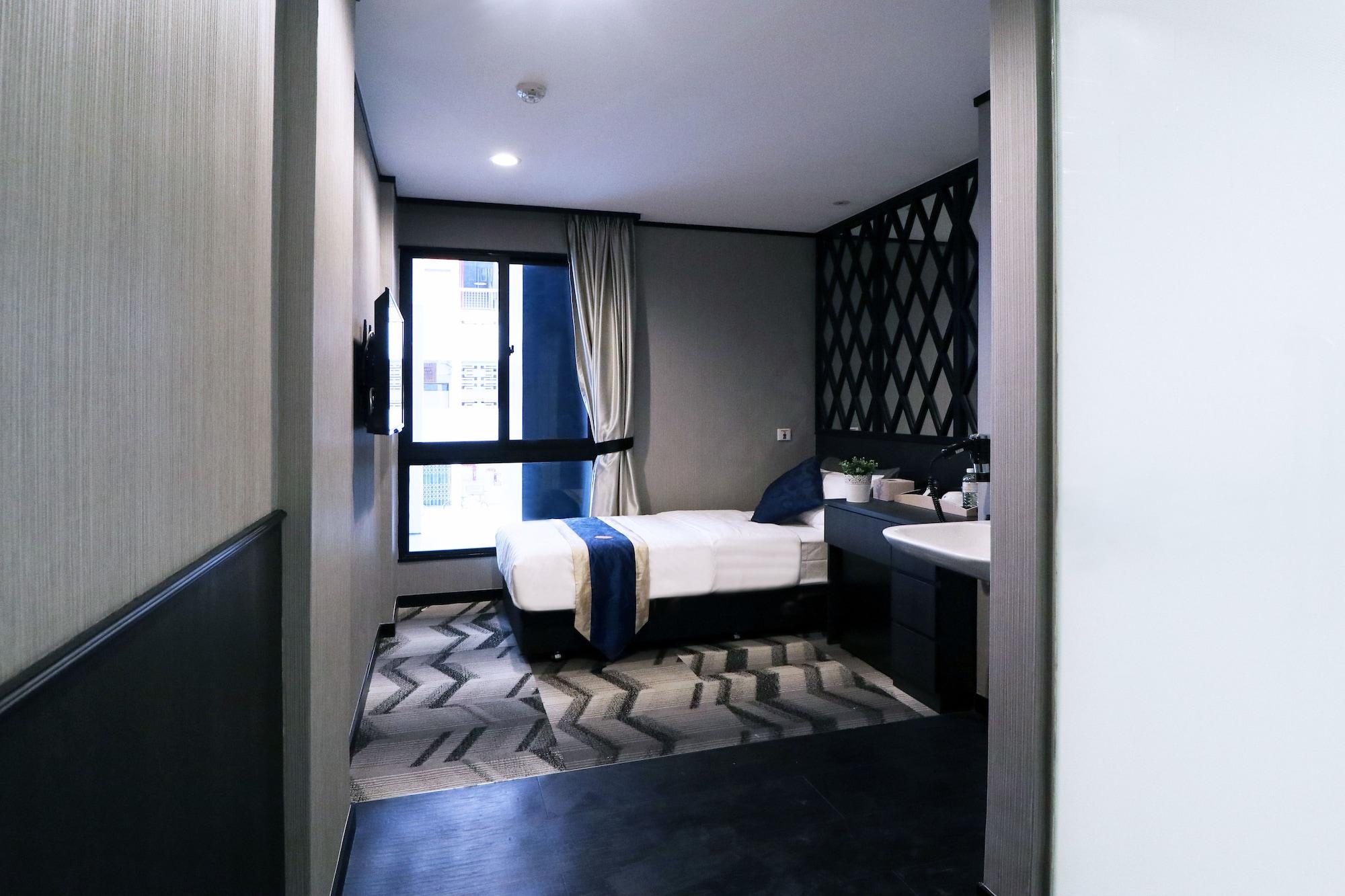 Single Room Bathroom