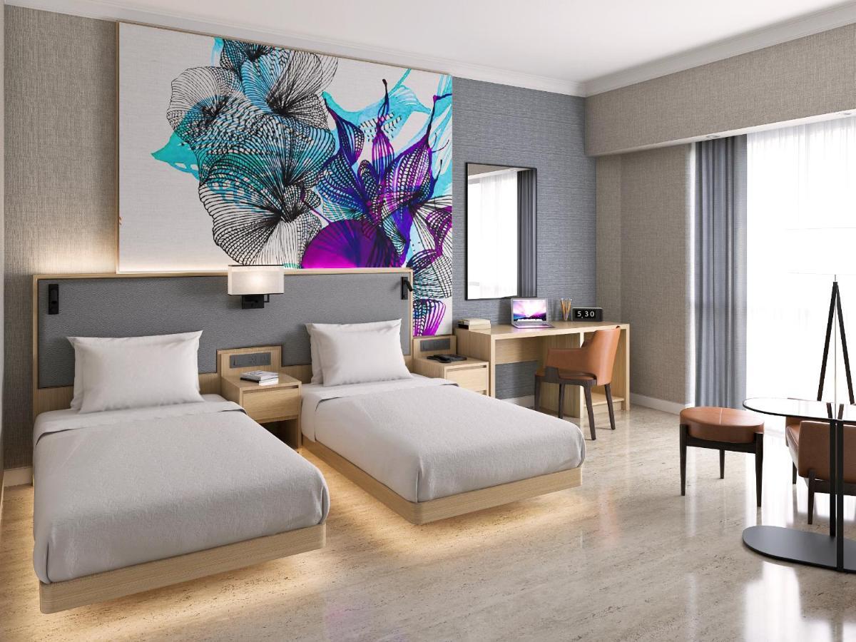 Premier Waterfront Twin Newly Renovated Room