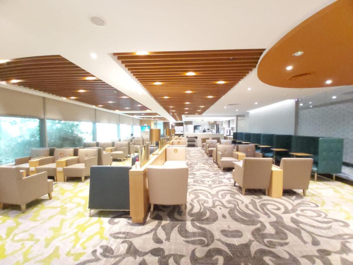 Nap Room Lounge meals Common Shower & Toilet Check 2PM & Check-out 12PM