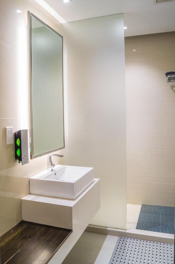 Nap Room Lounge meals Common Shower & Toilet Check 2PM & Check-out 12PM