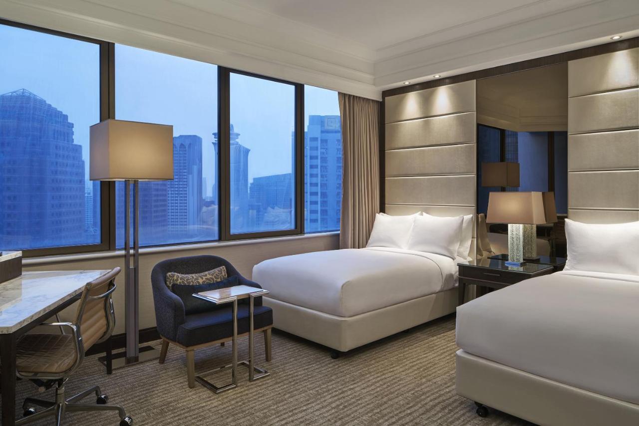 Premier Deluxe Twin Room High Floor