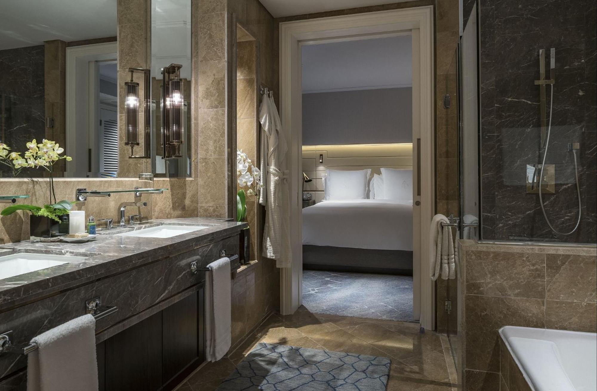 Premier Suite Twin