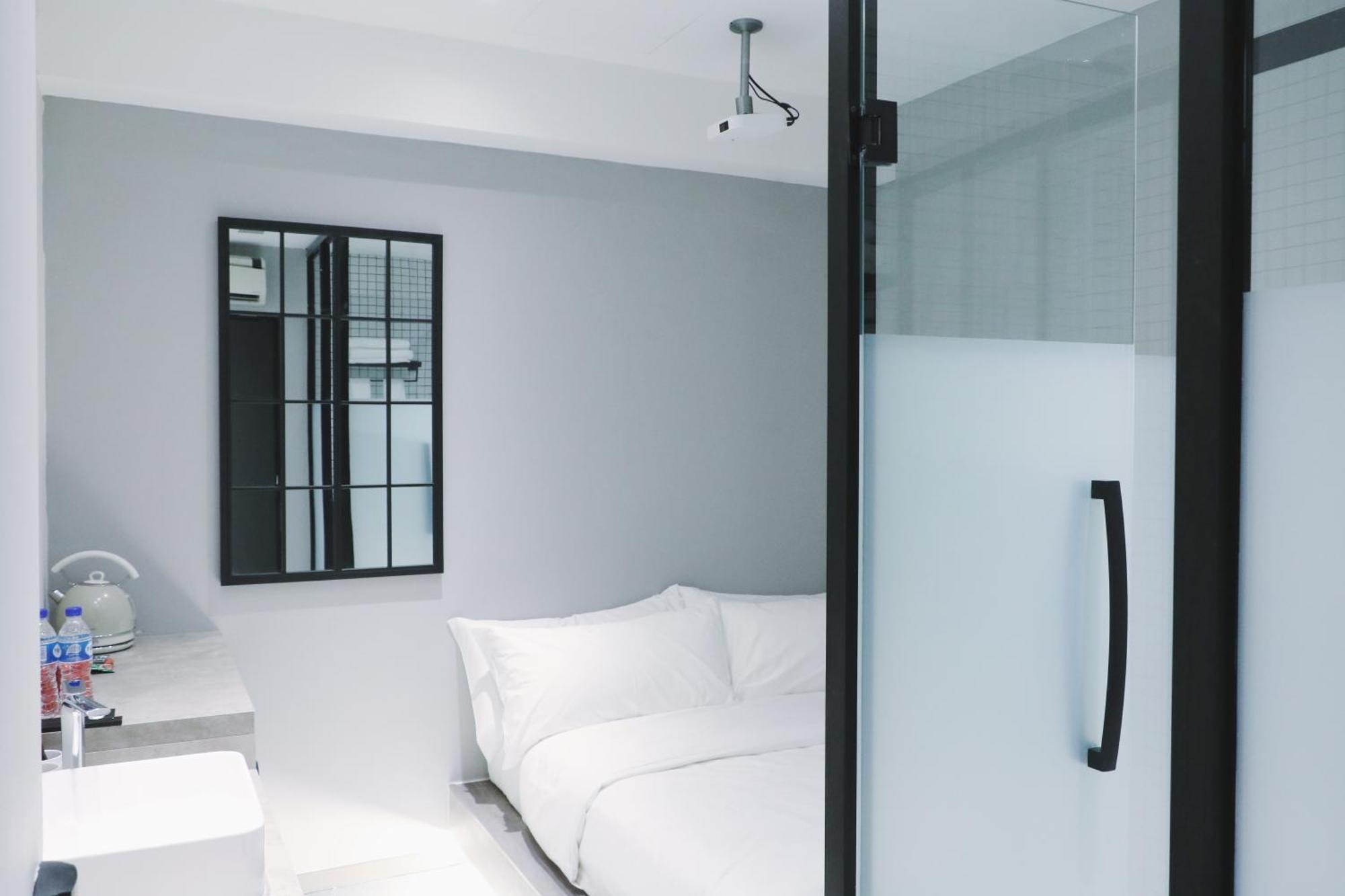 Standard Double Room No Window
