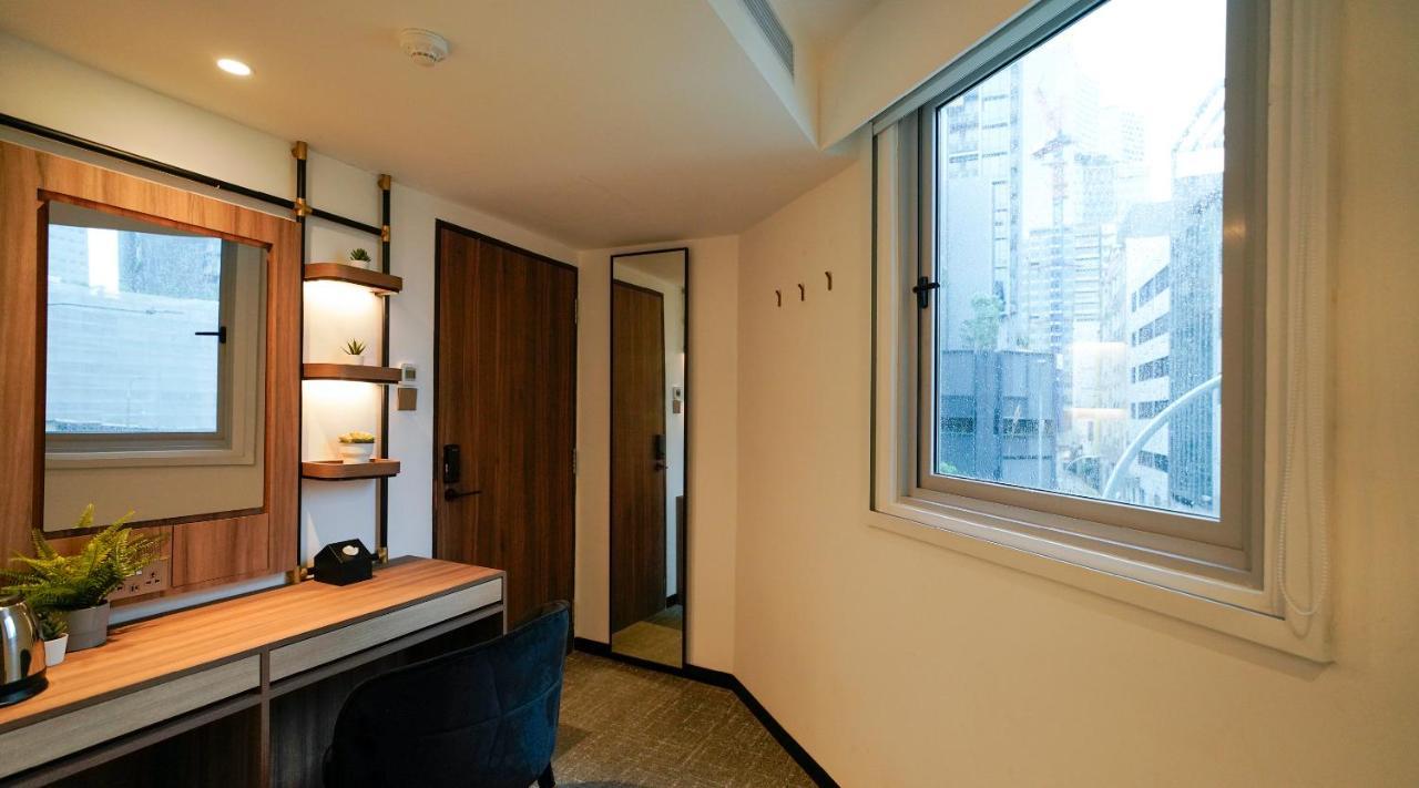 Cabin M Executive Window Private Bathroom