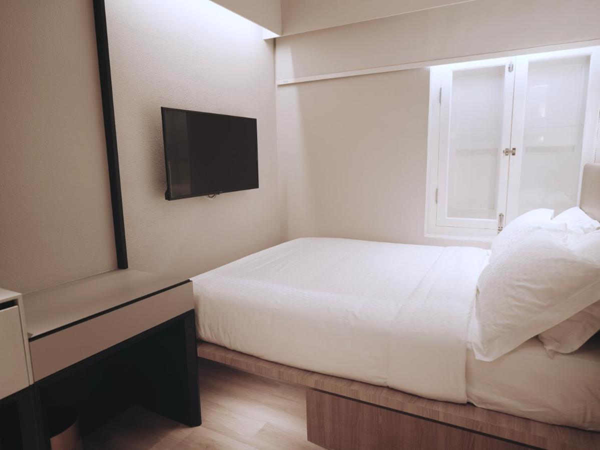 Standard Queen Room Without Window