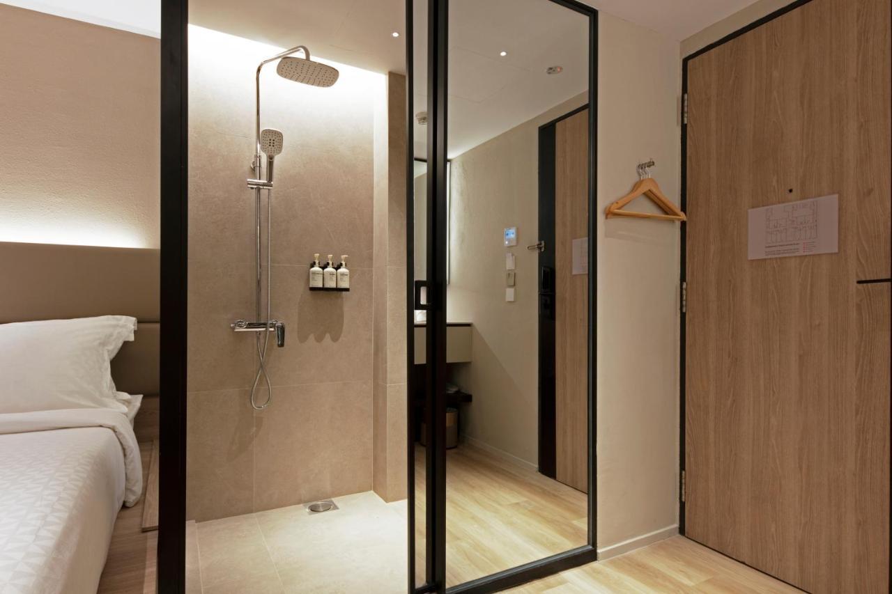 Executive Queen Room