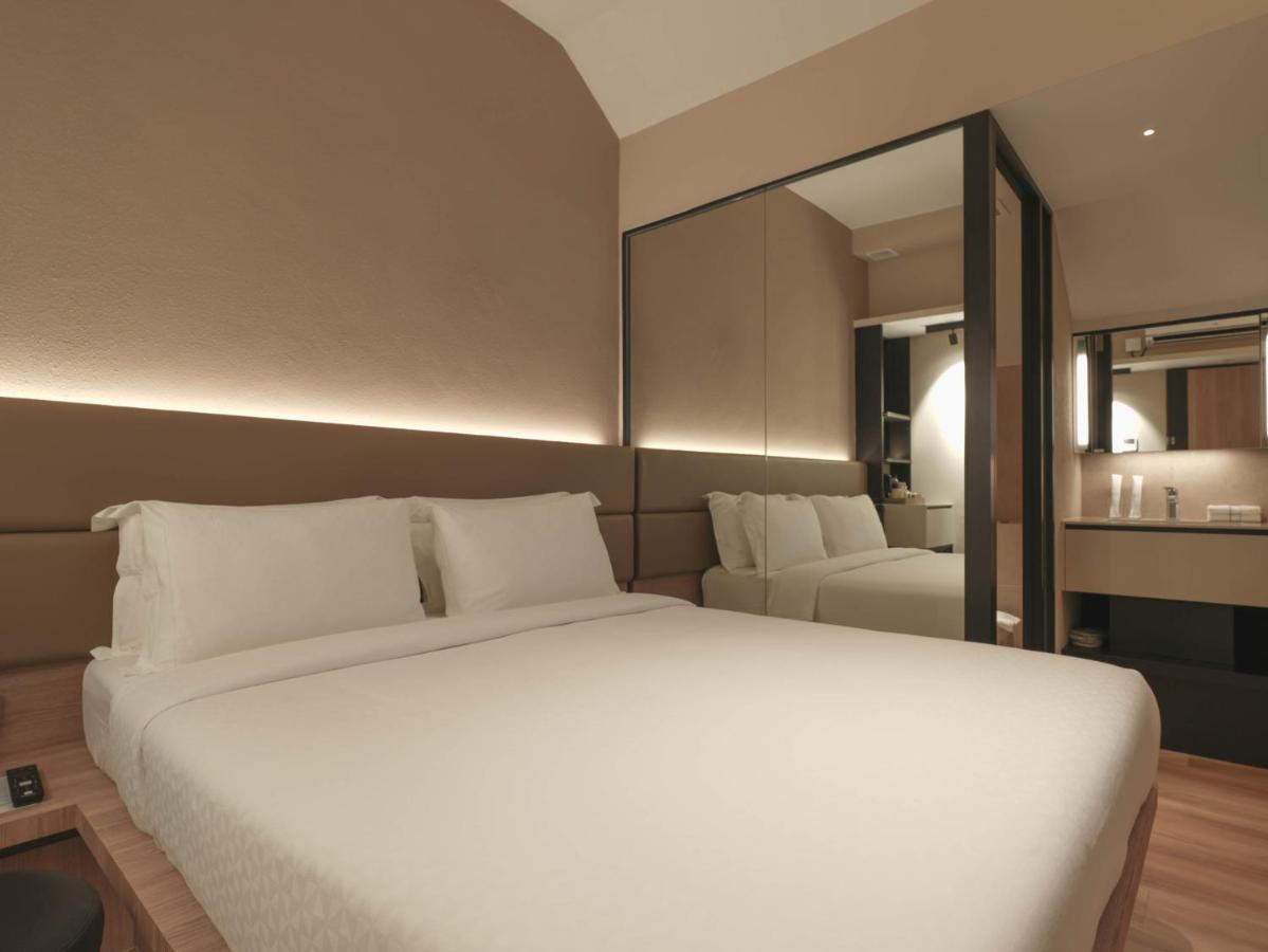 Executive Queen Room