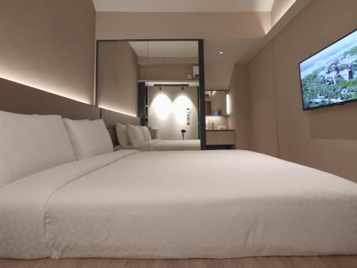 Executive Queen Room