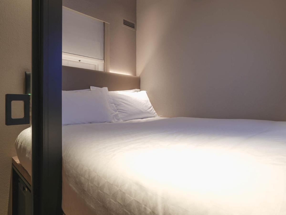 Standard Queen Room Without Window