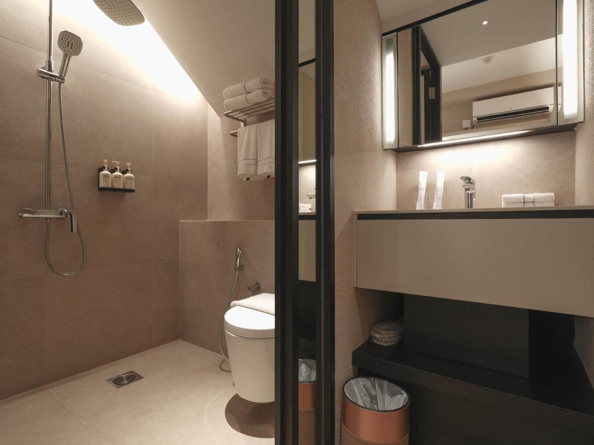 Executive Queen Room