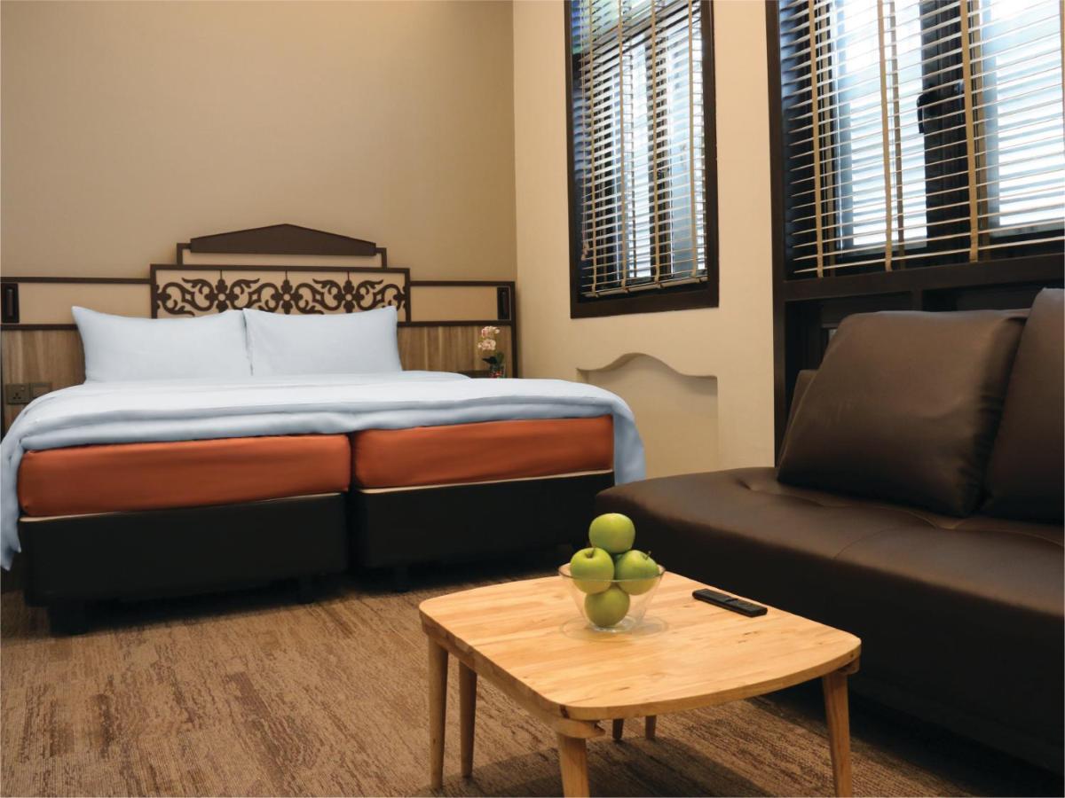 Hamilton Premier Room