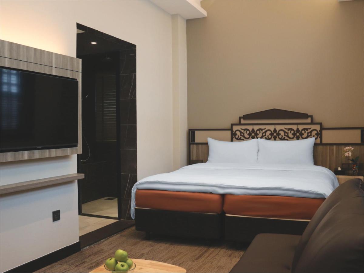 Hamilton Premier Room