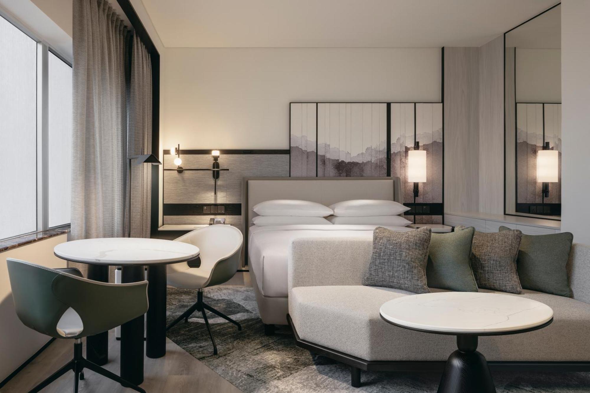 Executive King Suite Lounge Access