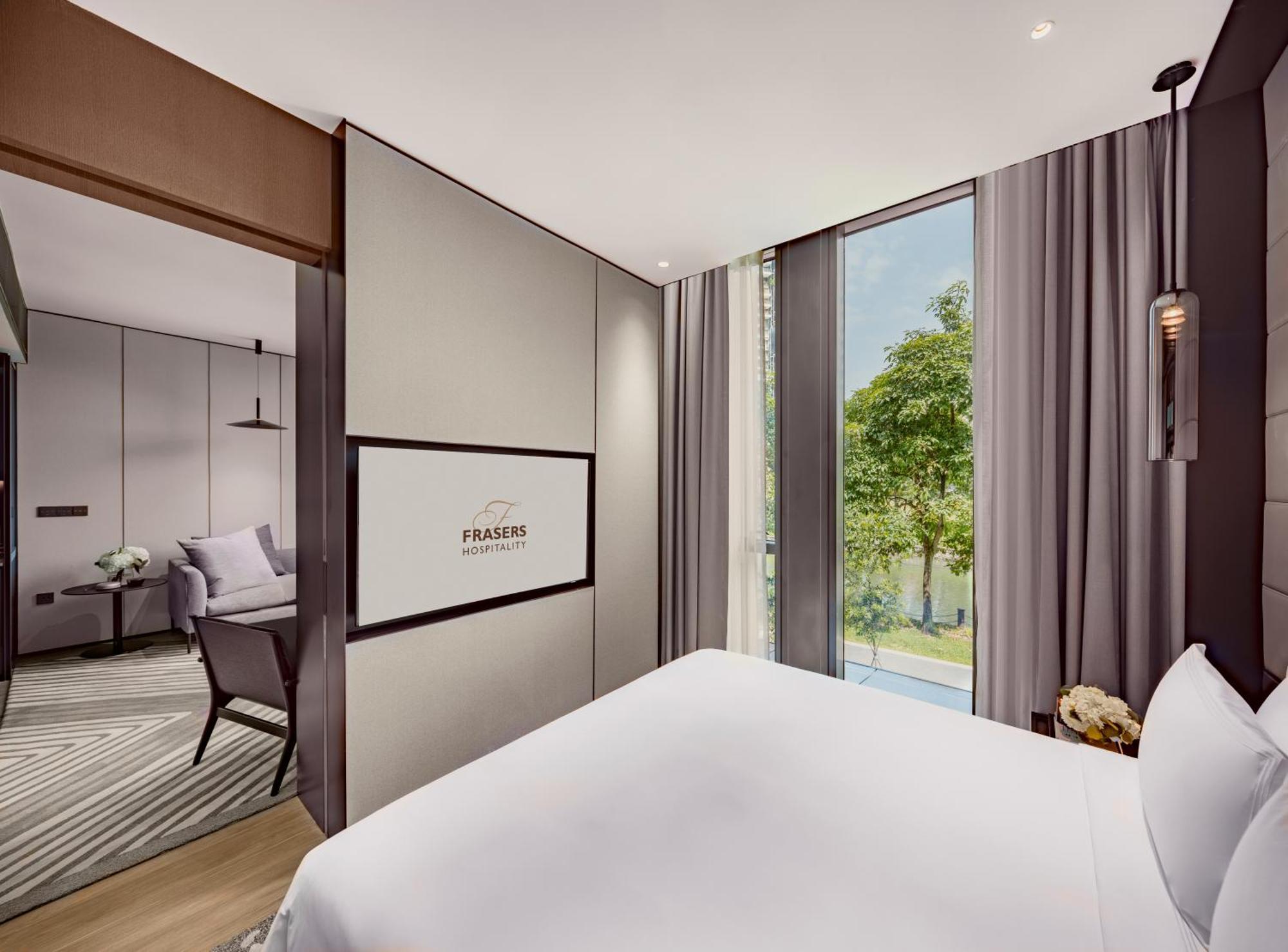 One-Bedroom Deluxe Lounge Access