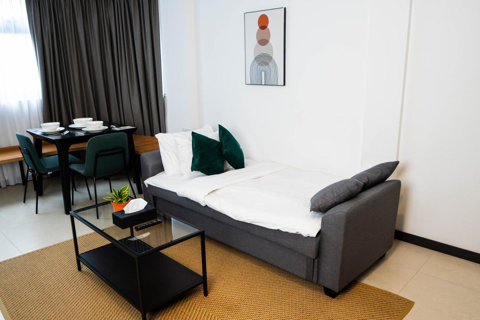 One-Bedroom Triple
