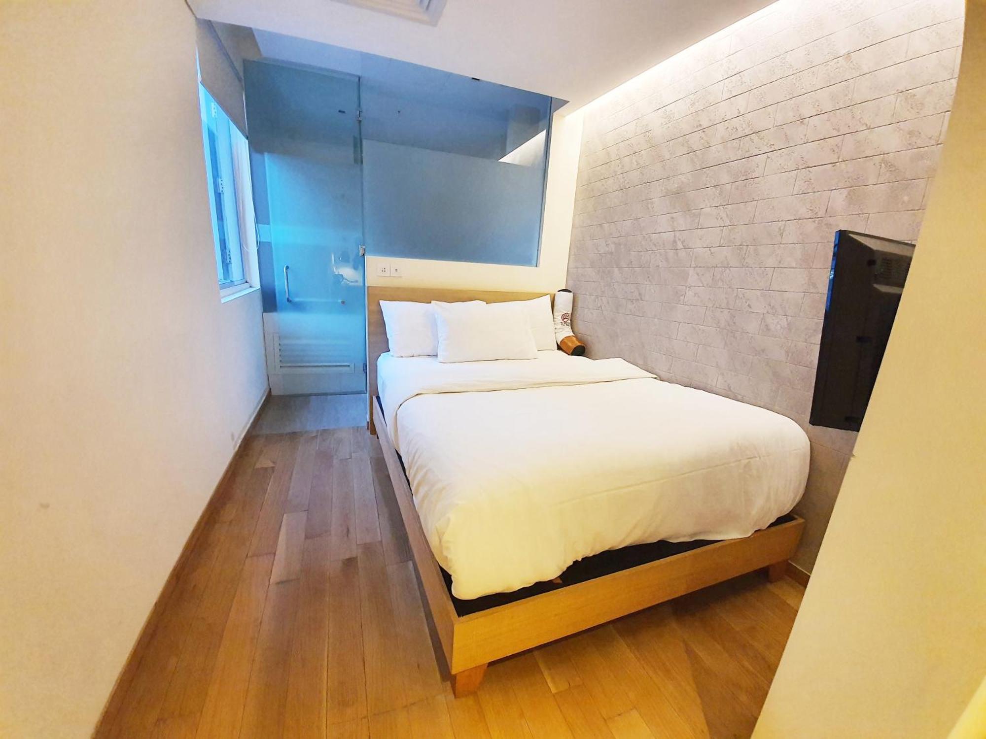 Double Room Hot Tub Indoor