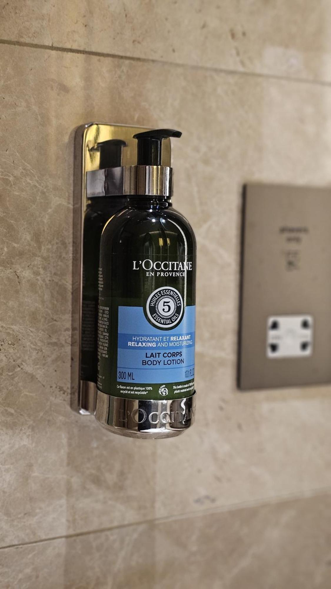 LUXURY CLUB ROOM, Club Millésime Access, 1 King Bed, Heritage or Pool View, High Floor,1598432867:JPEG