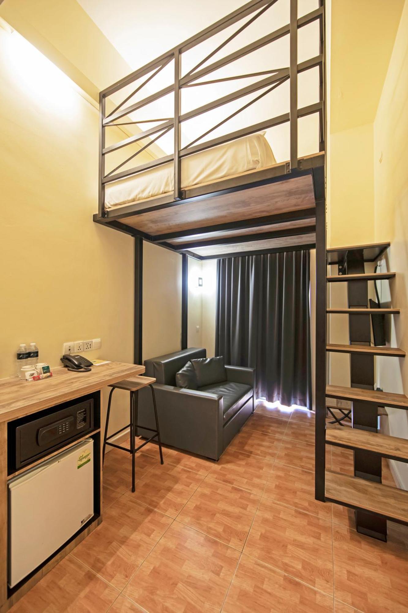 Deluxe Loft Room