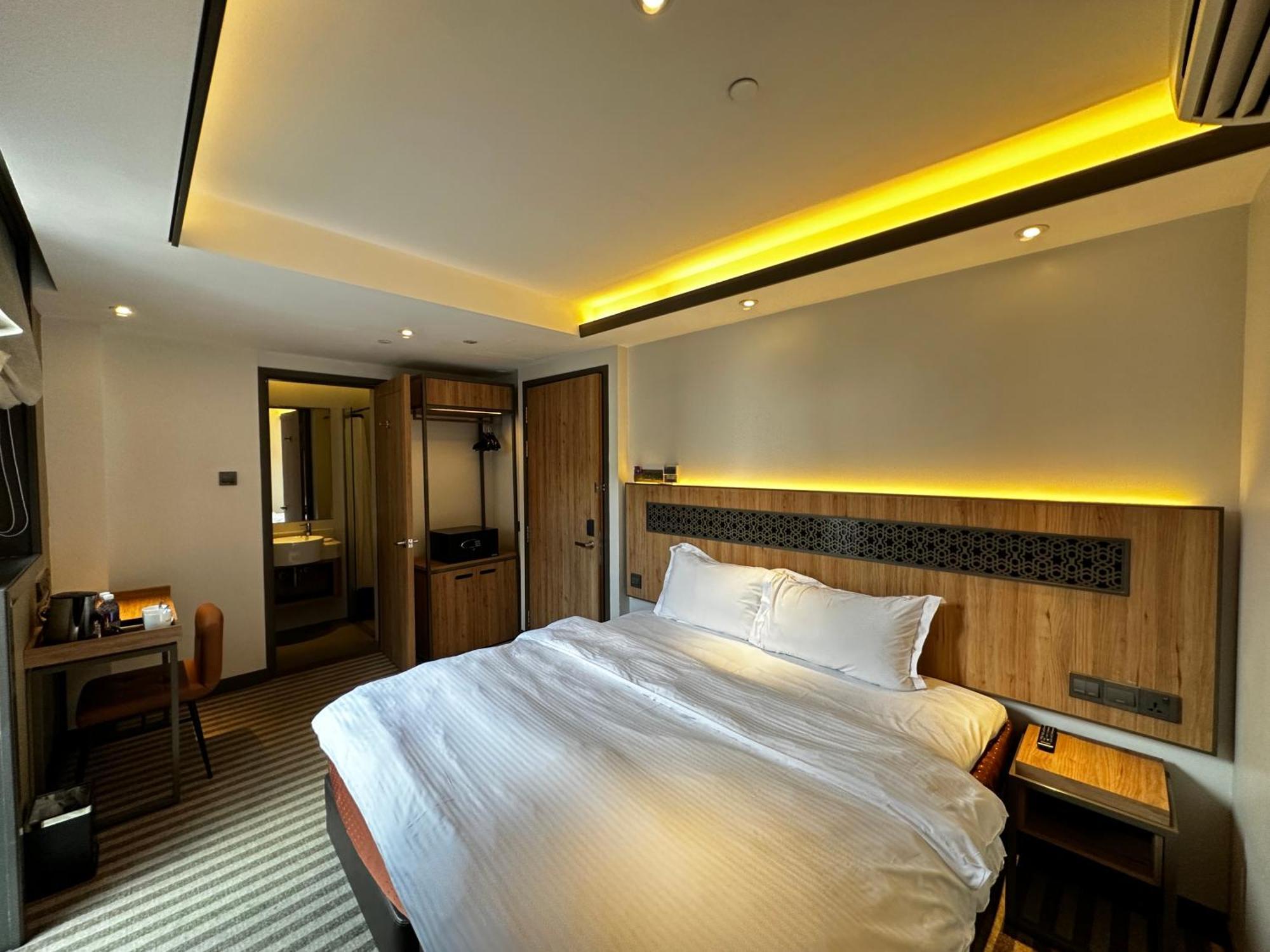 Courtyard Room