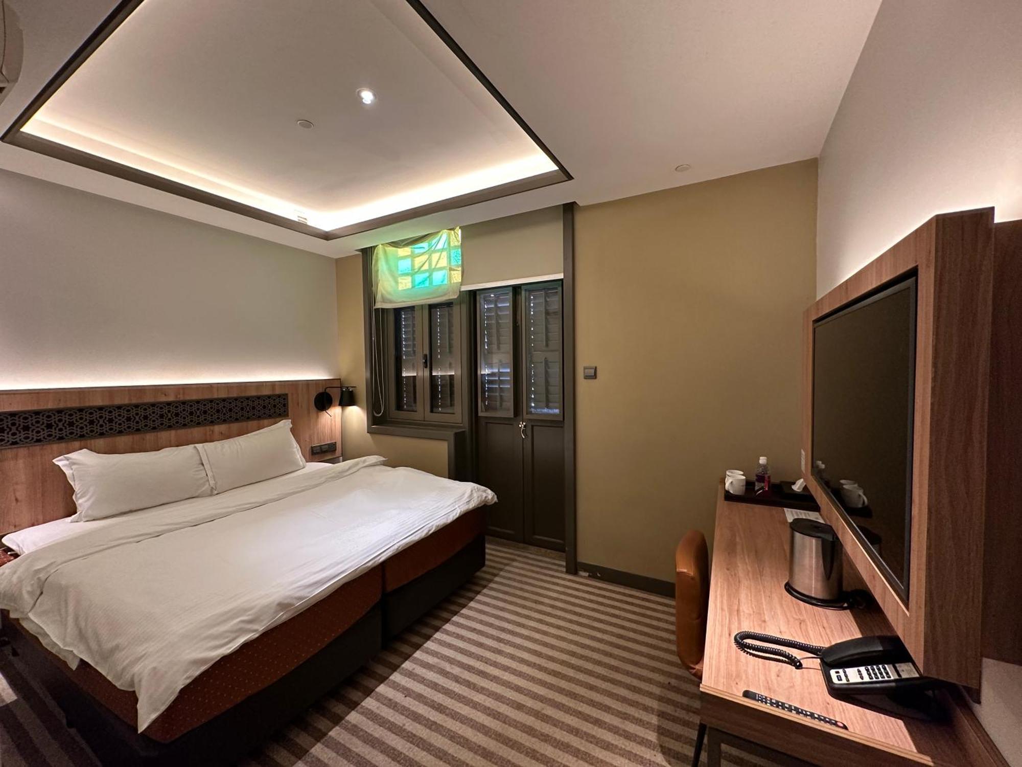 Courtyard Room