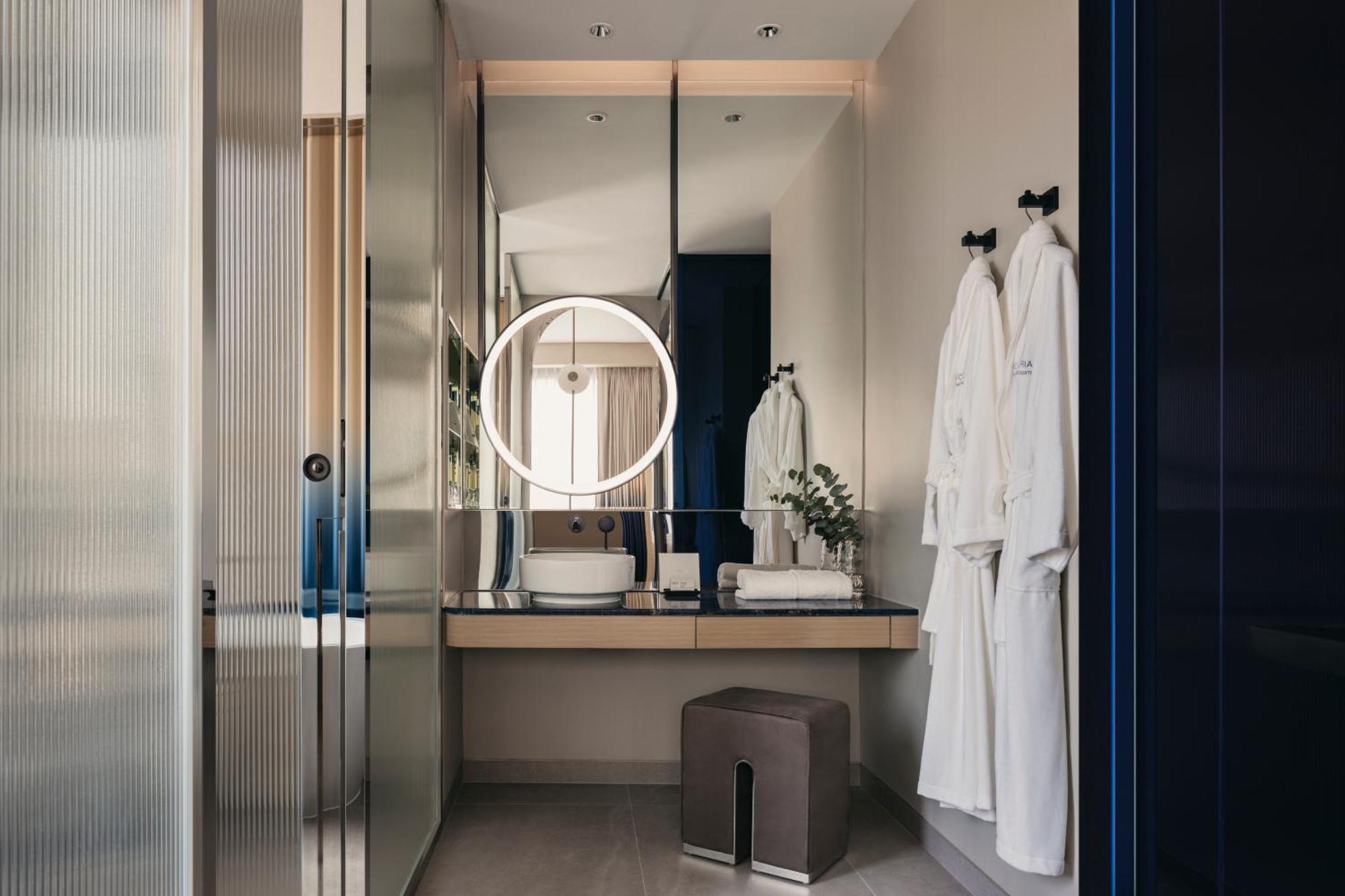 Suite King with Club Benefits, High Floor