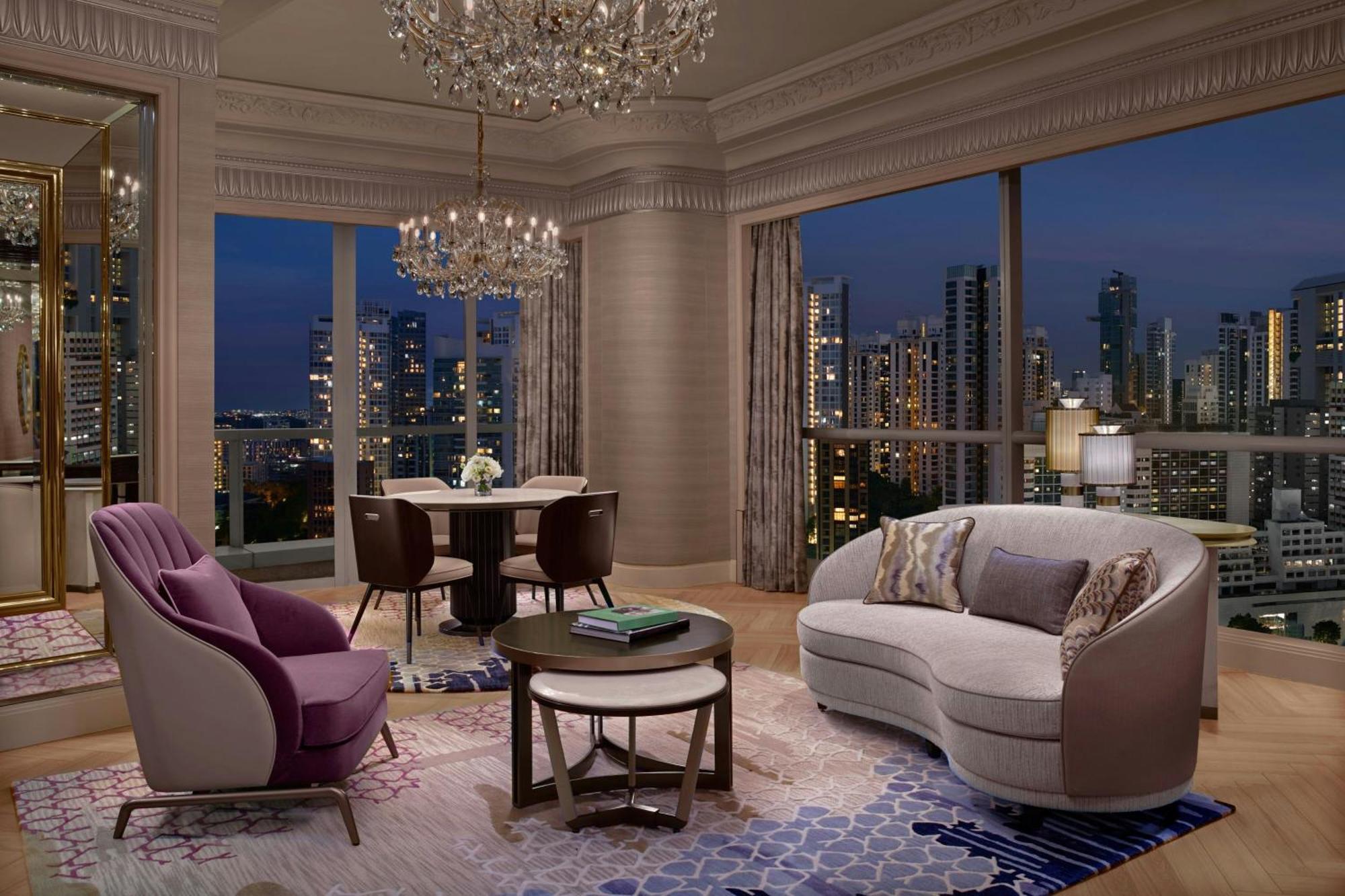 Premier Specialty Suite 1 King Botanical Garden View