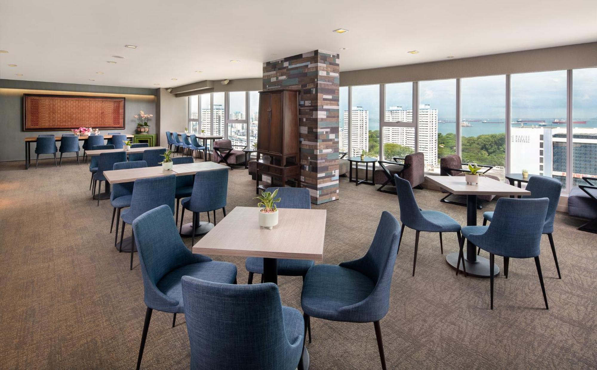 Executive Room 1 King Bed Club Access High Floor