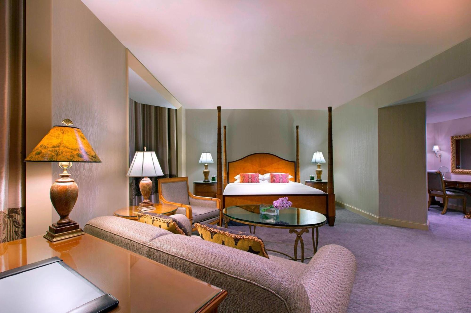 One-Bedroom Presidential Suite High Floor Executive Lounge Access