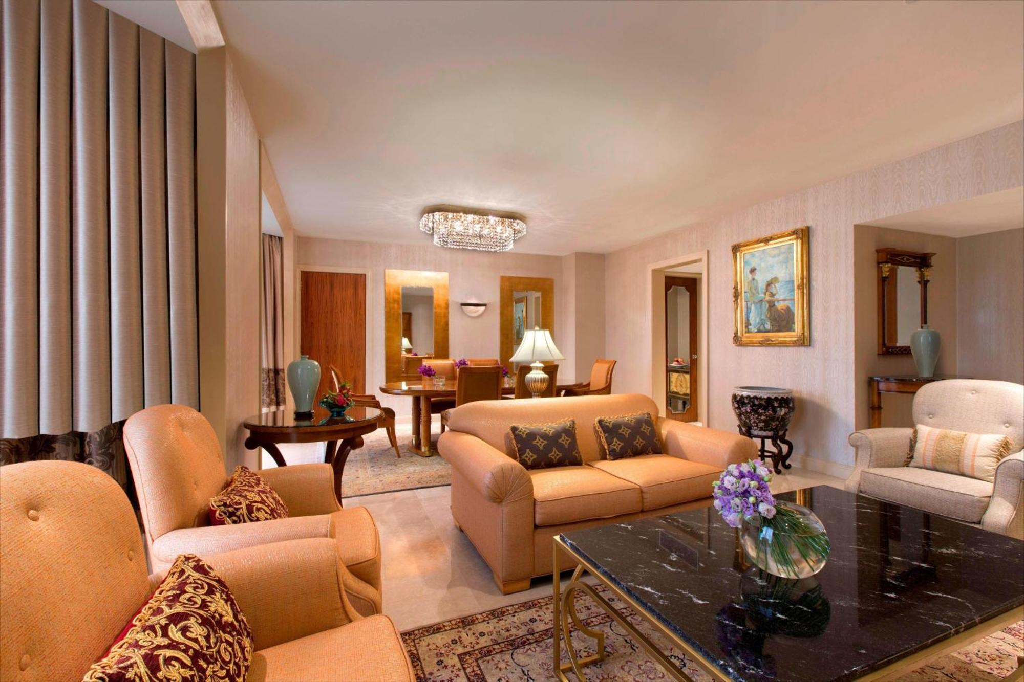 One-Bedroom Presidential Suite High Floor Executive Lounge Access