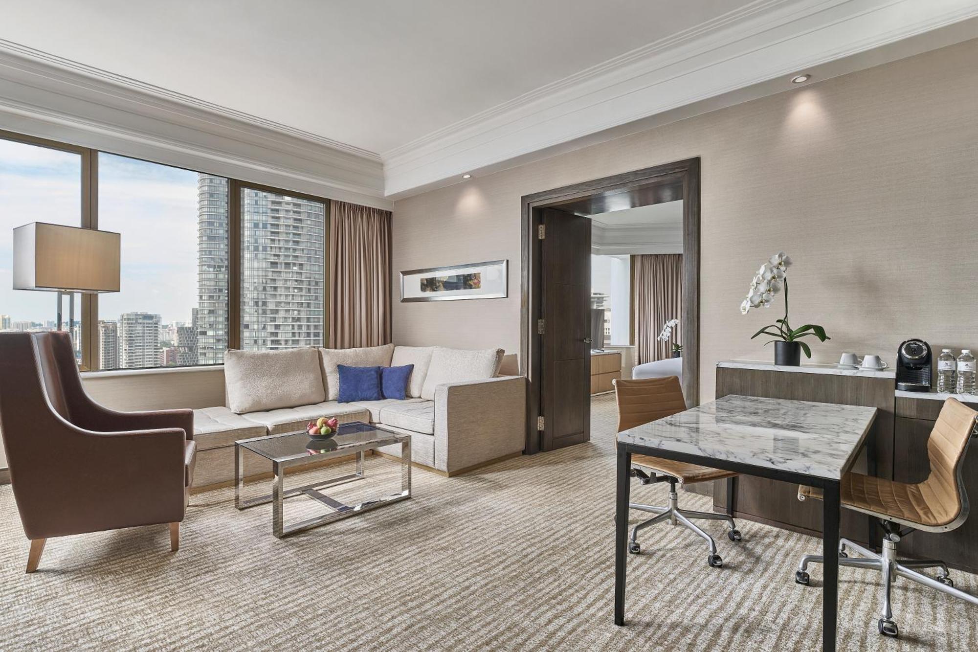 Executive Twin Suite Club Lounge Access