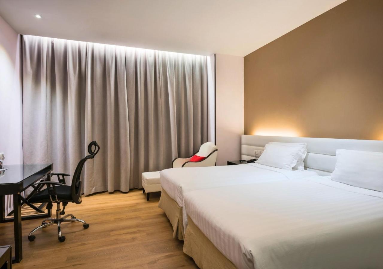Superior Double or Twin Room Rollaway Bed