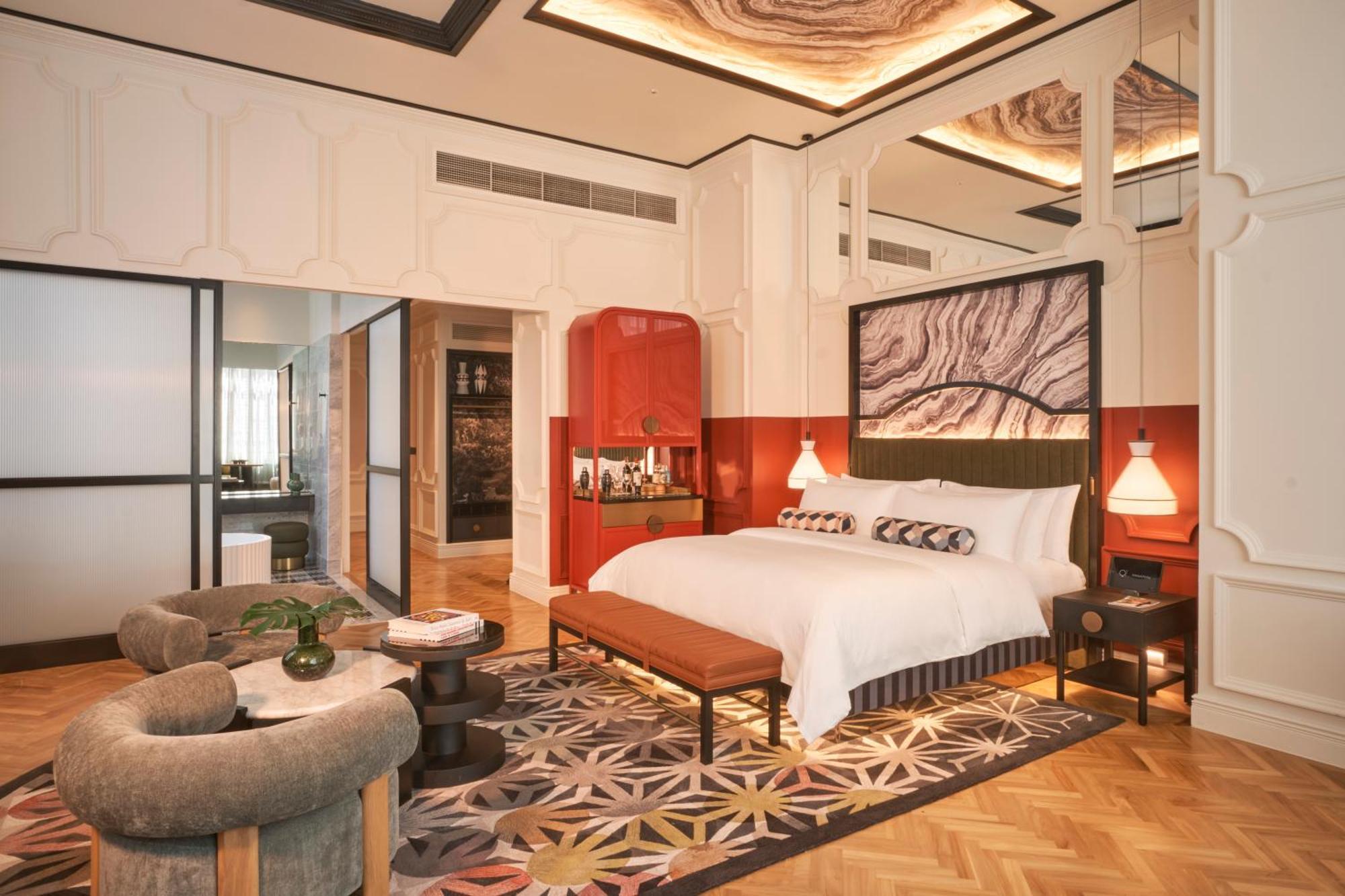 QT Balcony Suite