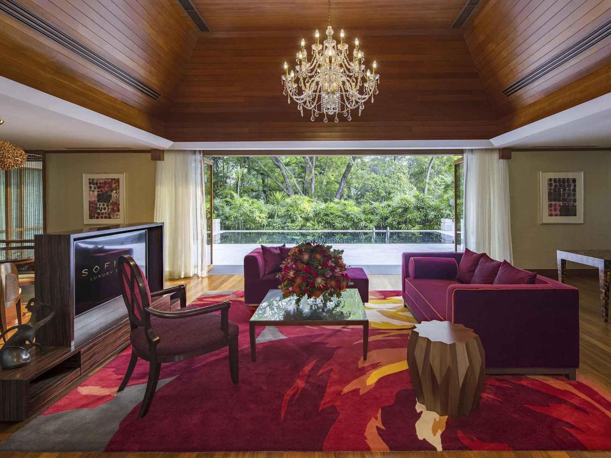 Villa du Jardin 1 King Size Bed & 2 Single Beds Private Pool