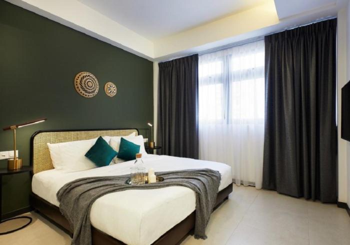 One-Bedroom Triple