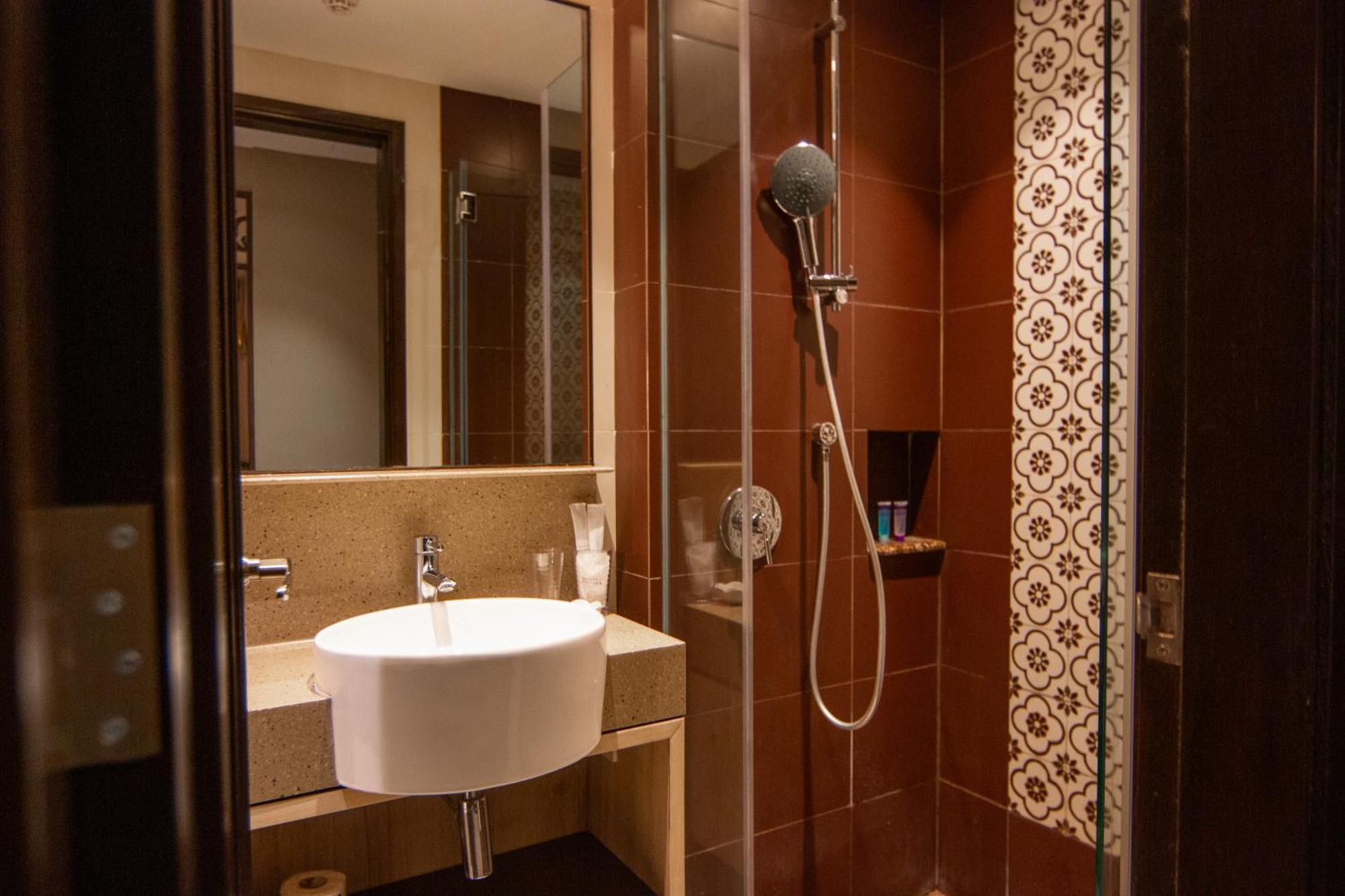 Hamilton Superior Room