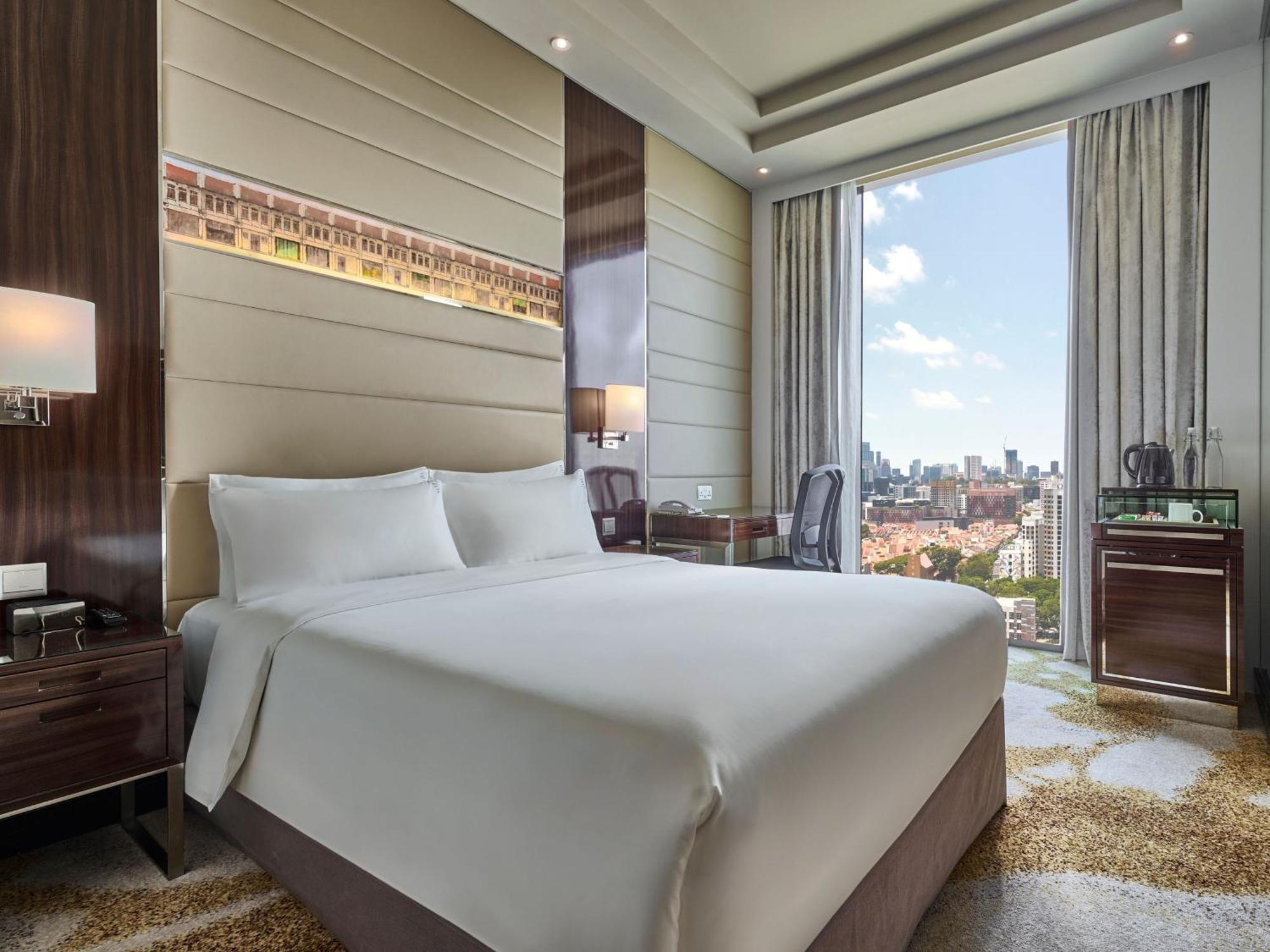Standard Queen Room City View