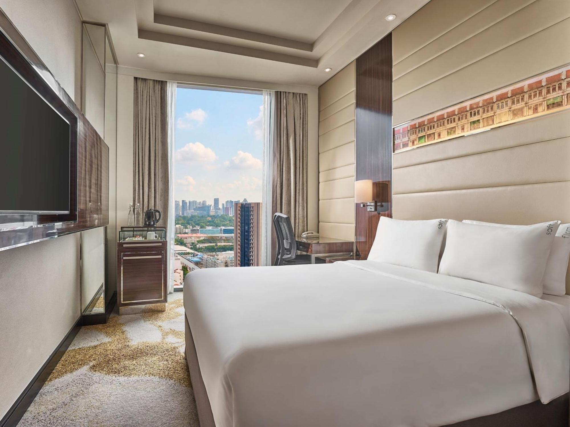 Standard Queen Room City View