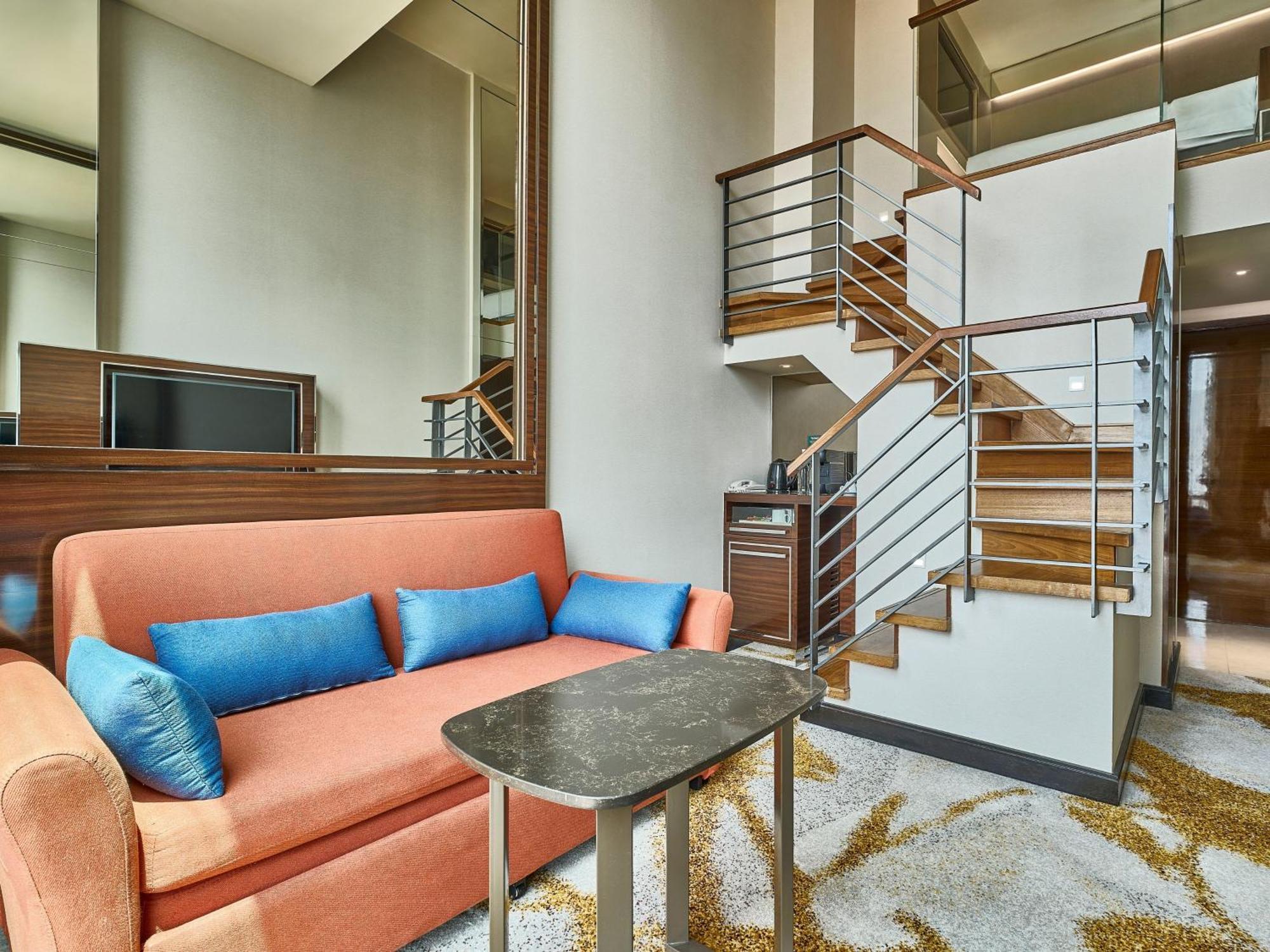 Premium Loft Queen Room