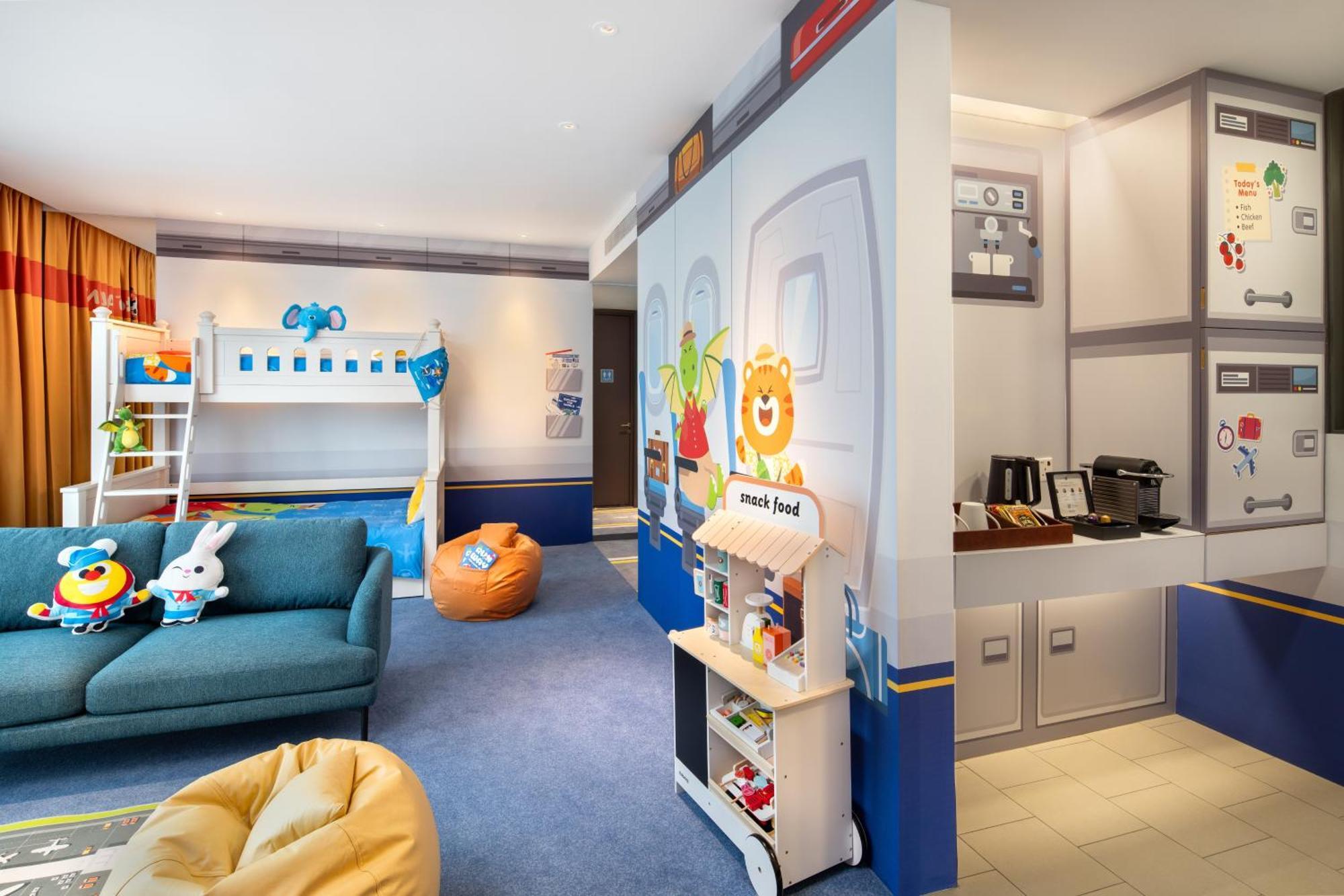 Kiztopia Family Theme Room Lounge Access or High Floor