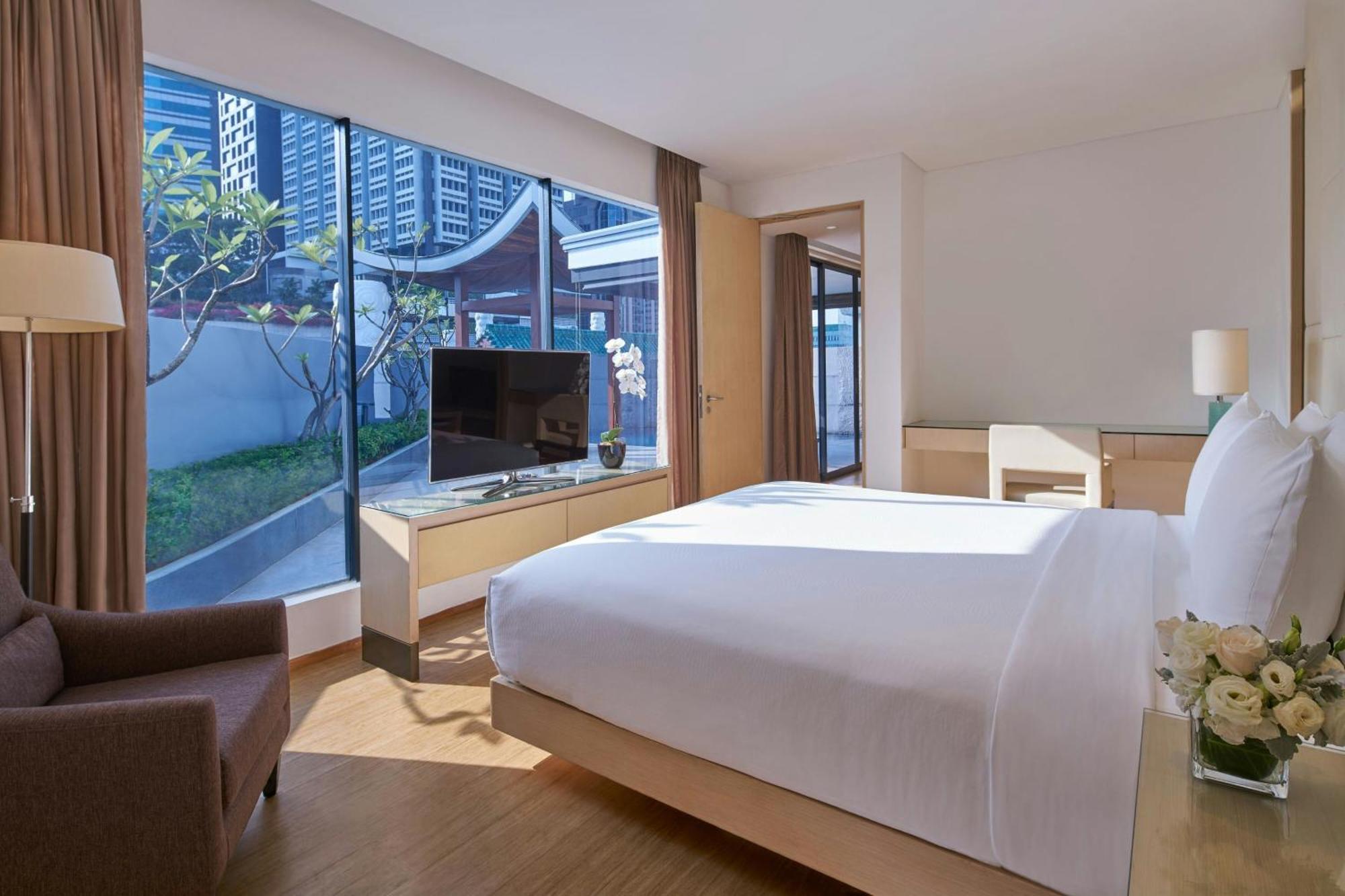 Tang Sok Kiar Suite Private Outdoor Pool Club Lounge Access