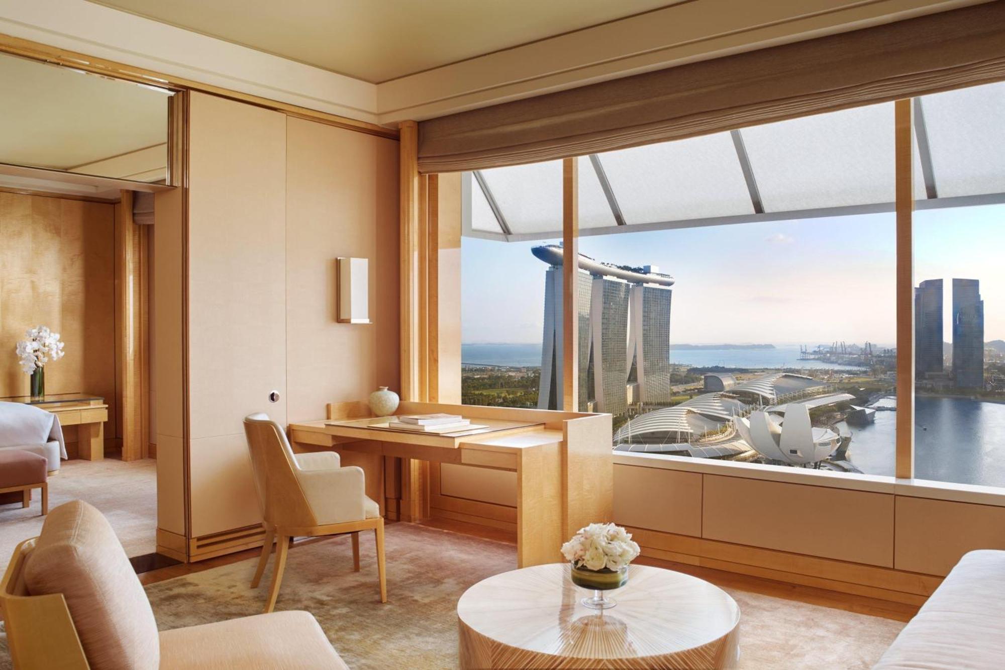Premier Suite 1 King Bed Marina Bay View