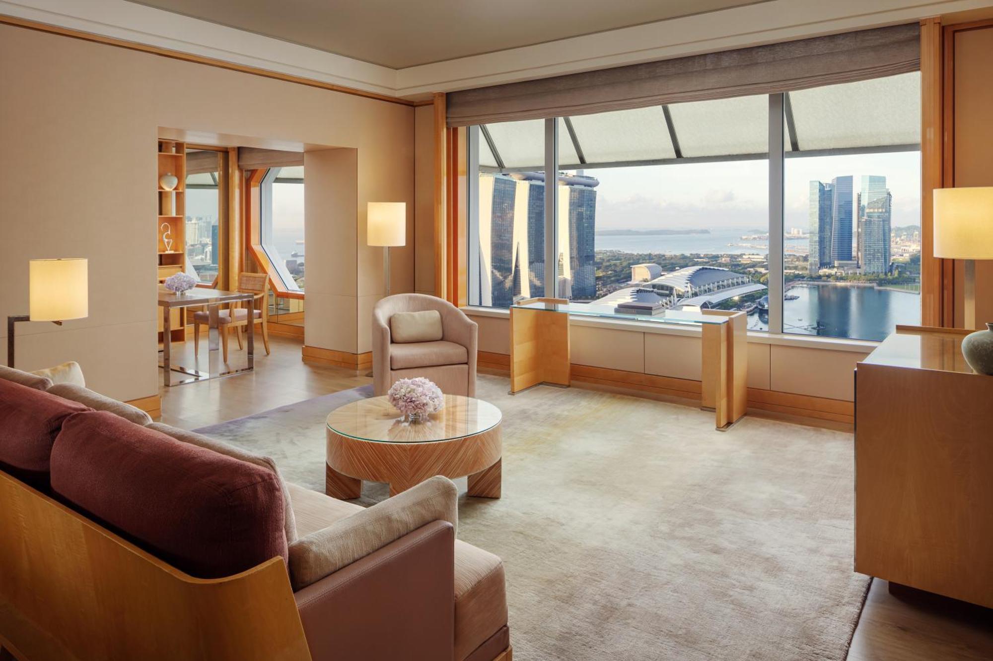 1 Bedroom Millenia Suite 1 King Bed Marina Bay View Lounge Access