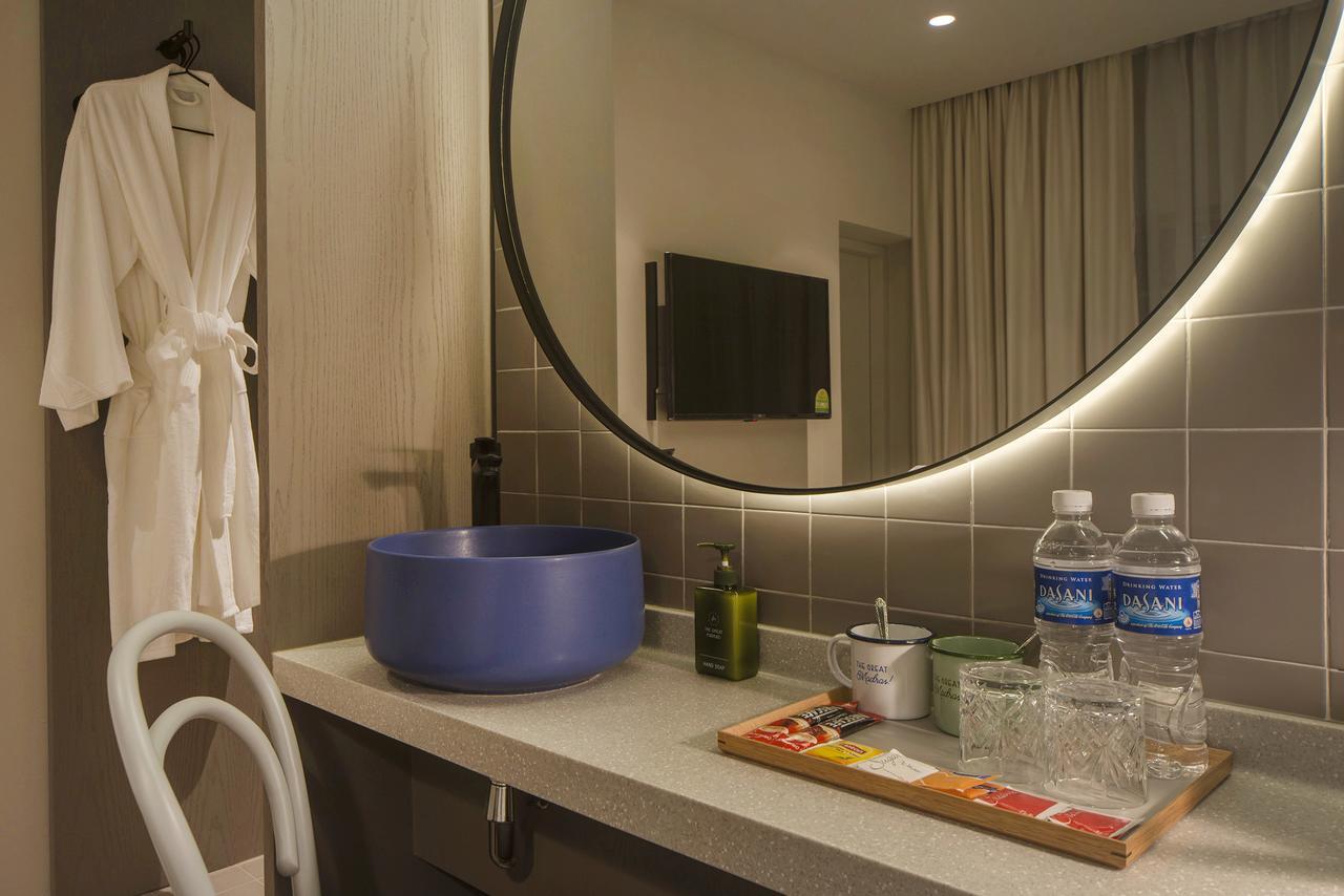 The Deluxe Room