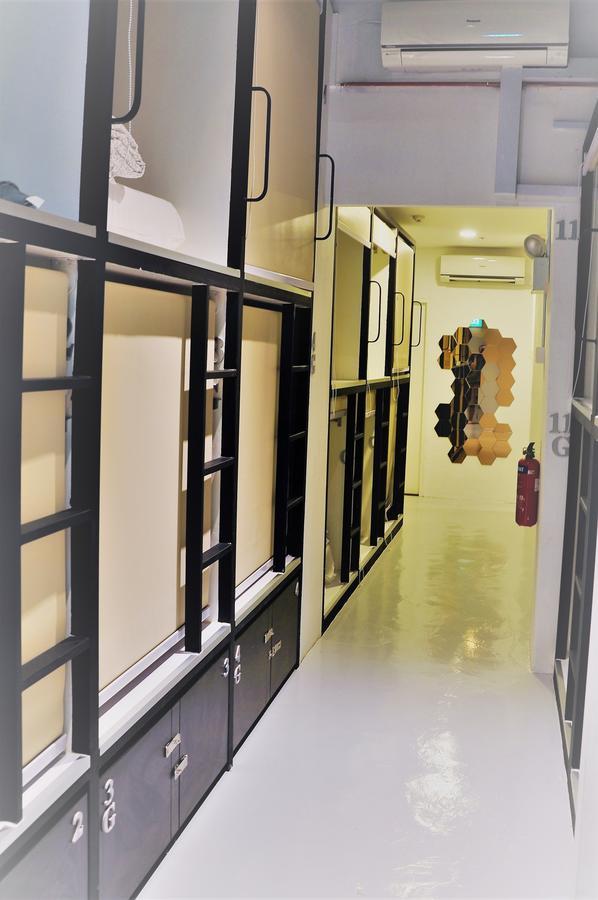 Two Single Pods Mixed Dorm