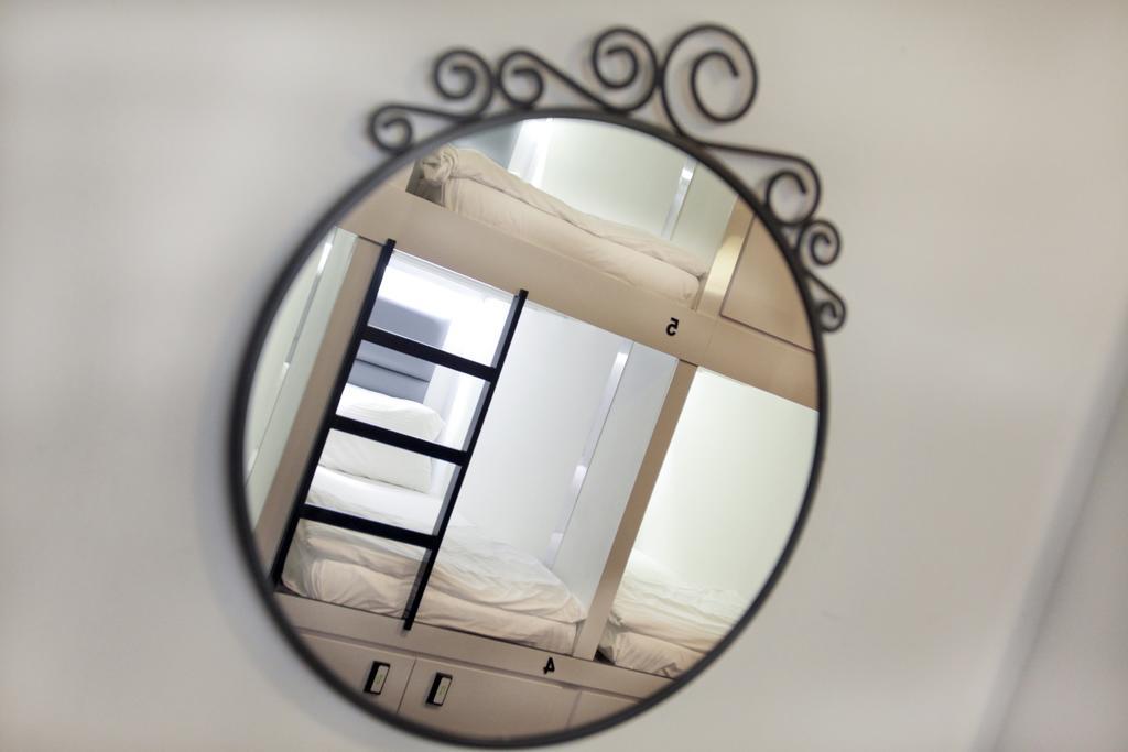 Private Room with 7 Single Pods